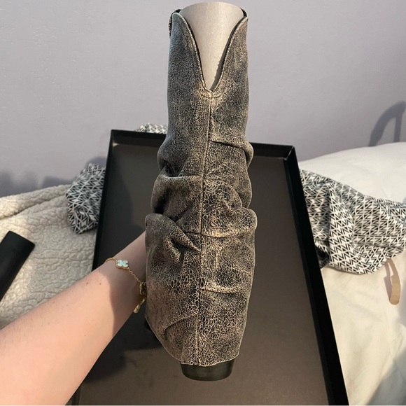 R13 cracked-effect leather boots - Picture 7 of 13